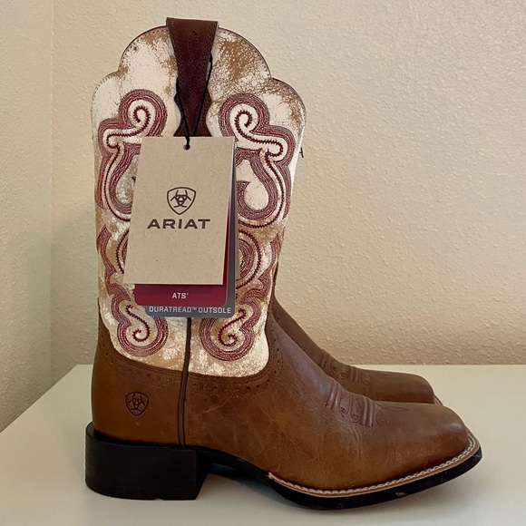 Ariat Shoes - NWT Ariat Boots - Size 6.5 - Brown
